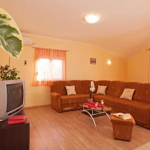 Mara Apartment
